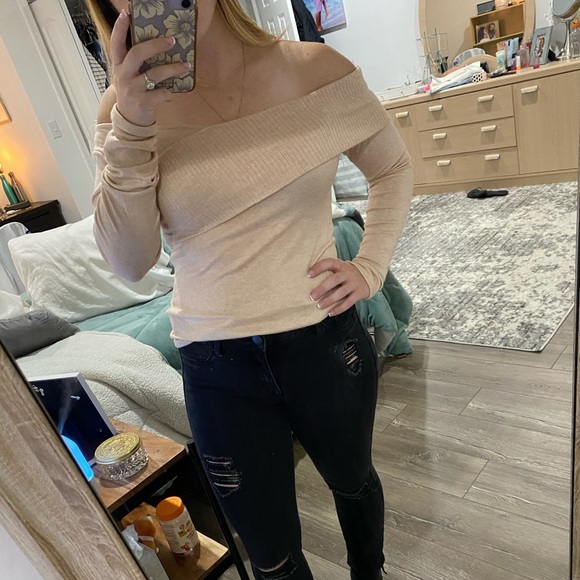 Fashion nova off the shoulder sweater - Picture 2 of 5